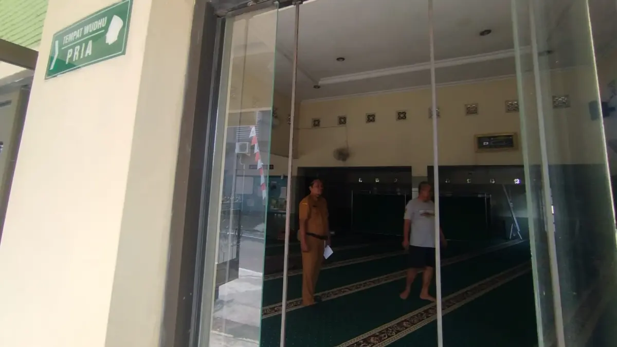 Masjid Al Muchlisun di Kerdukepik RT 03/RW 01, Kelurahan Giripurwo, Kecamatan Wonogiri yang menjadi sasaran perusakan pria tak dikenal. (IWAN ADI/RADAR SOLO)