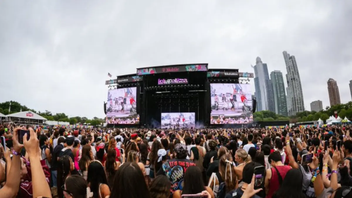 Penampilan Panggung CORTIS di Lollapalooza 2026. (Unggahan X @cortis_bighit)