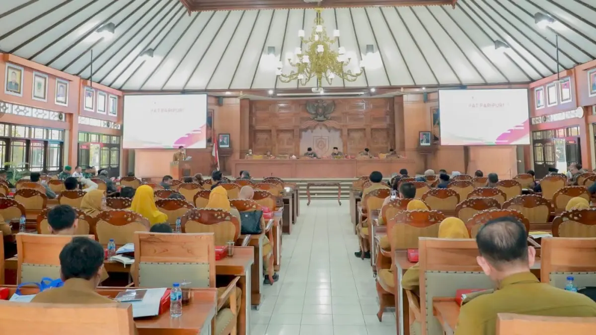 Rapat Paripurna dengan agenda persetujuan Perda tentang Perubahan Ketiga atas Perda Kabupaten Klaten Nomor 2 Tahun 2016 tentang Tata Cara Pemilihan, Pencalonan, Pengangkatan, Pelantikan dan Pemberhentian Kepala Desa, Senin (27/7/2026). (Dokumentasi Bagian Prokopim Setda Klaten)