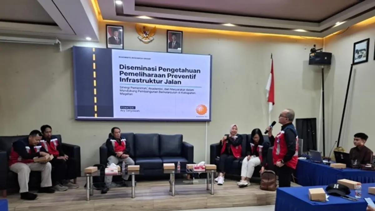 Roadmate UNS Dorong Kesadaran Pemeliharaan Jalan Preventif Lewat Pengabdian Masyarakat di Magetan