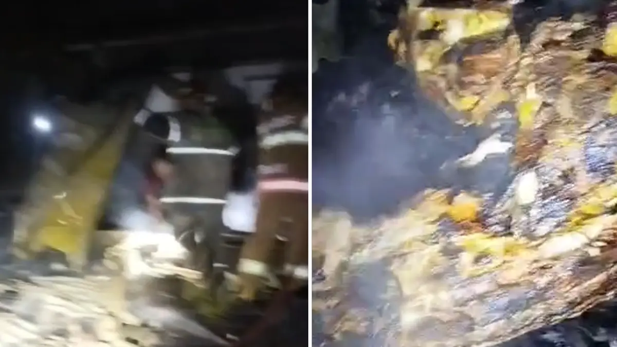 Damkar Sukoharjo padamkan api yang membakar kandang ternak kambing di Desa Bugel, Polokarto, Jumat (8/8/2026) malam. (TANGKAPAN LAYAR/DAMKAR SUKOHARJO) 