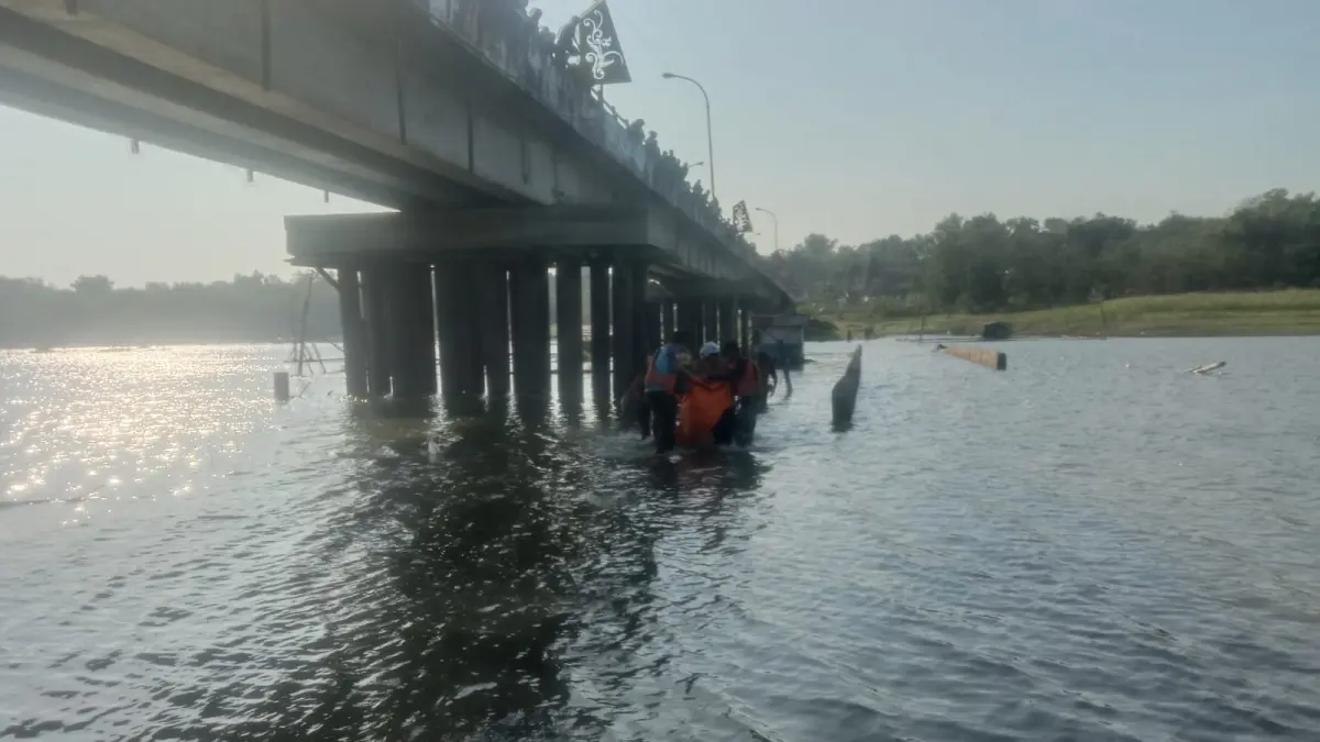 Upaya pencarian bocah tenggelam di Waduk Kedungombo, Desa Pendem, Kecamatan Sumberlawang, Minggu (9/8/2026) pagi. (Ahmad Khairudin/Radar Solo)