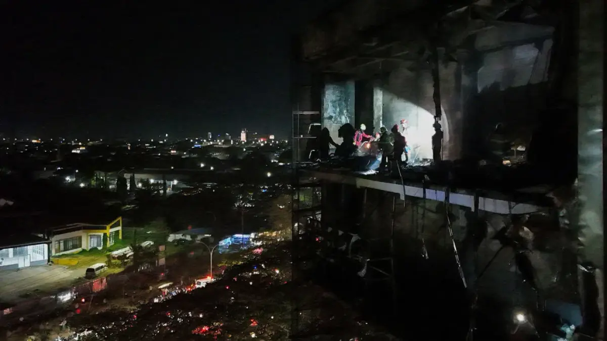 Apa Penyebab Kebakaran Nipah Mall Makassar? Ini Kronologi Lengkapnya (ANTARA FOTO/Hasrul Said/agr)