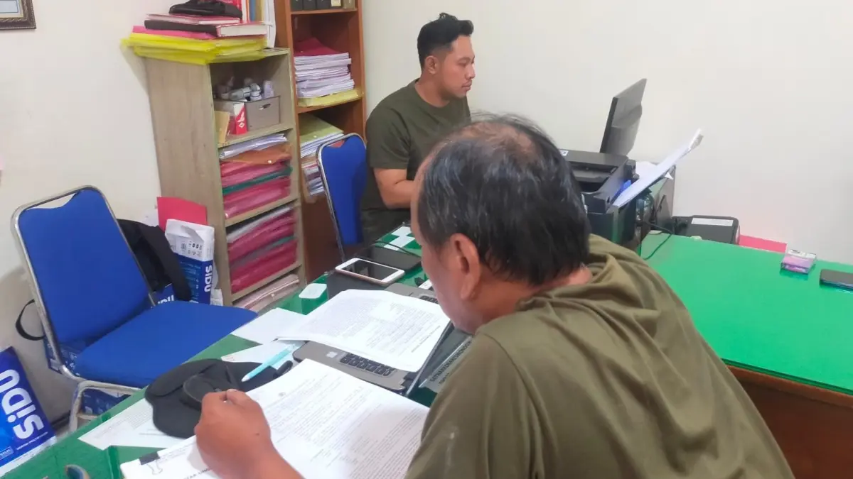 VY alias V, 46, warga Kecamatan Purwantoro, Wonogiri diperiksa di Mapolres Wonogiri karena kedapatan membawa sabu. (DOK.POLRES WONOGIRI)