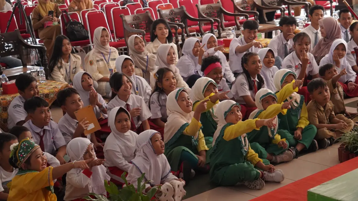 Anak-anak mengikuti peringatan Hari Anak Nasional (HAN) ke-42 Wonogiri di pendapa Rumah Dinas Bupati Wonogiri Selasa (11/8/2026). (IWAN ADI/RADAR SOLO)