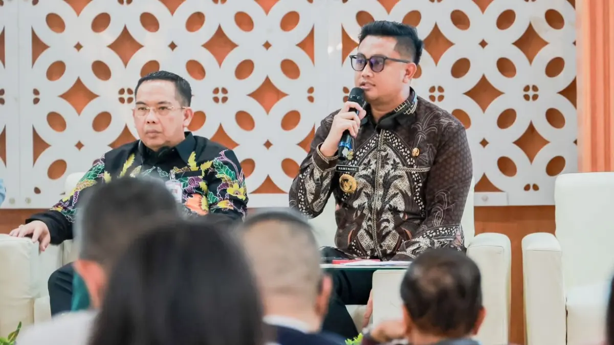 Bupati Klaten Hamenang Wajar Ismoyo saat memaparkan potensi Klaten di Forum Kerja Sama antarpemda Indonesia-China, Kota Yogyakarta, Selasa (11/8/2026). (Bagian Prokopim Setda Klaten)