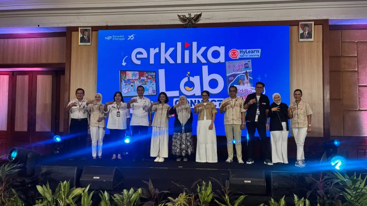  Penerbit Erlangga memperkenalkan konsep hybrid learning melalui Erklika Lab for STEAM Education dalam ajang Erklika Lab Connect di Novotel Solo, Rabu (12/8/2026). (JALU/RADAR SOLO)