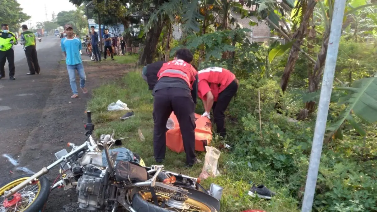 Kecelakaan maut di salah satu sudut jalan di Kabupaten Sragen. (Ahmad Khairudin/Radar Solo)