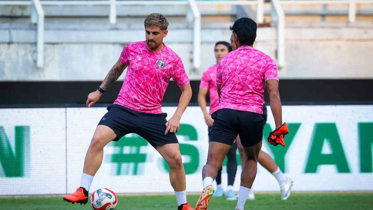 PENGALAMAN BARU: Dejan Tumbas mulai berlatih dengan Penang FC untuk persiapan menatap Liga Malaysia. (TIM MEDIA PENANG FC)
