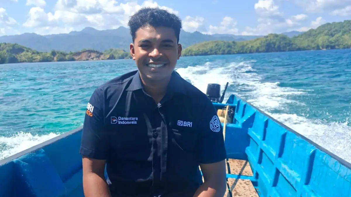 Ombak Tak Halangi Mantri BRI Hadirkan Layanan Perbankan di Kepulauan Maluku Utara (Dok. BRI)