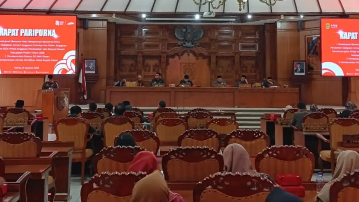 Rapat Paripurna Pembentukan Pansus PD BKK Klate di Gedung Paripurna DPRD Klaten, Kamis (13/8/2026). (Angga Purenda/Radar Solo)
