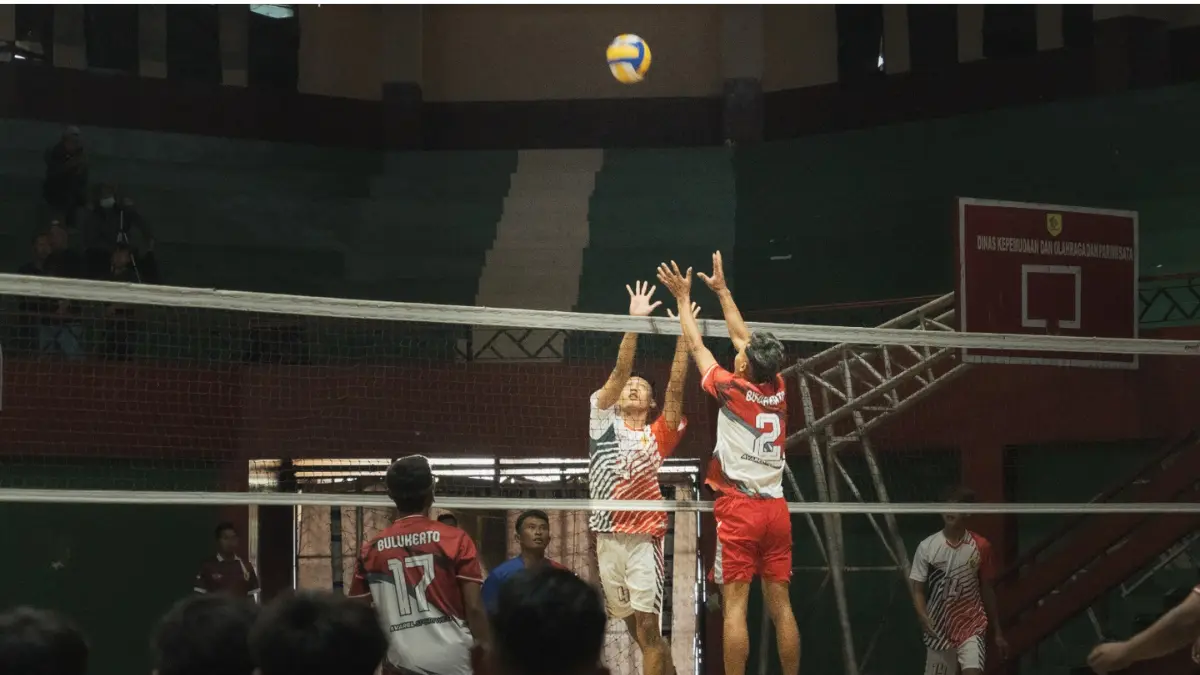 Turnamen Bola Voli Tingkat Kabupaten Piala Bupati #2 Tahun 2026 digelar di GOR Giri Mandala Wonogiri, Kamis-Jumat (20-21/8/2026). (IWAN ADI/RADAR SOLO)