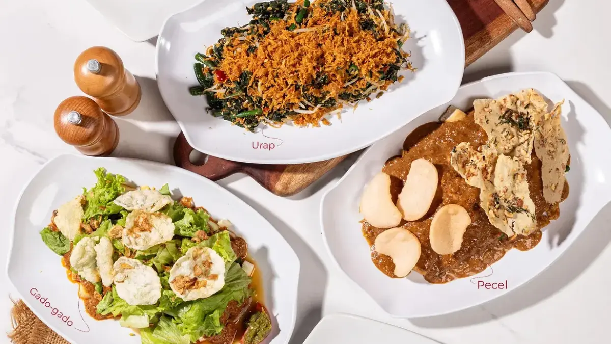 Beragam Makanan Tradisional Khas Indonesia yang Menggunakan Bahan Pangan Alami. (Instagram: miramar.jkt)