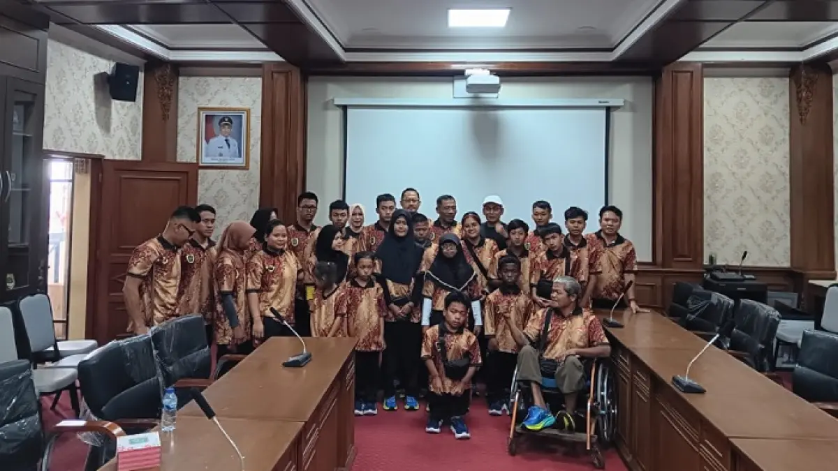Pelepasan kontingen atlet Pekan Paralimpik Pelajar Daerah (Peparpeda) Kabupaten Klaten di Ruang Rapat B2 Setda Klaten pada Jumat (21/8/2026). (Angga Purenda/Radar Solo) 