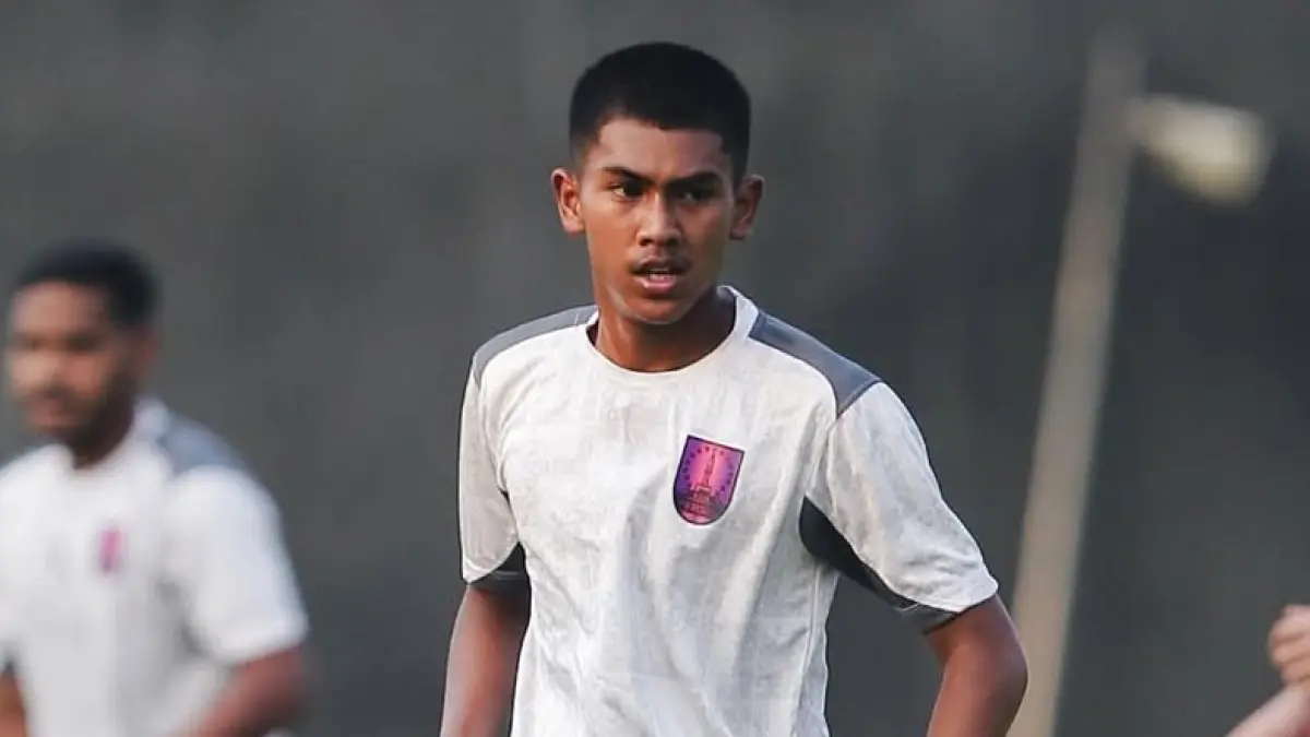 UNJUK GIGI: Faizul Mukhlisin saat bermain untuk Persis Solo U-20 di ajang EPA 2026. (TIM MEDIA PERSIS SOLO)