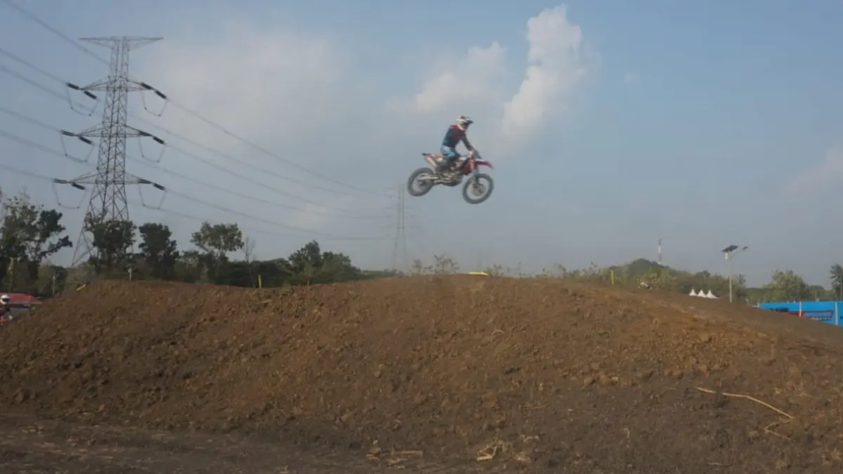 Klaten International Motocross dan Kejurnas Motocross Round 6 Tahun 2026 di Sirkuit Bokong Semar, kawasan wisata Rowo Jombor, Klaten, pada 22–23 Agustus 2026. (Angga Purenda/Radar Solo)