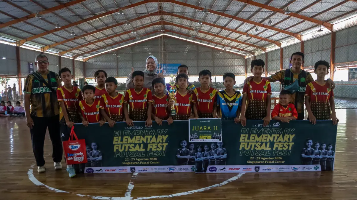 MIN 9 Sragen putra harus puas jadi runner up Jawa Pos Radar Solo Elementary Futsal Fest 2026. (M. IHSAN/RADAR SOLO)