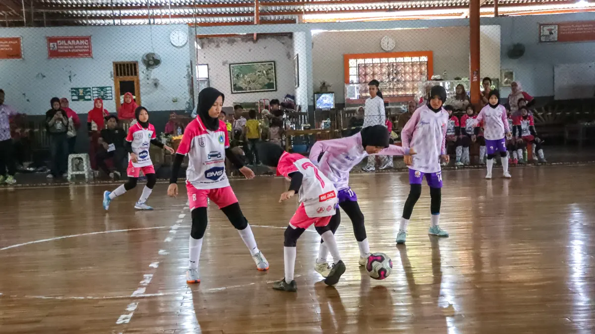 Pertandingan Elementary Futsal Fest 2026 di Futsal Center Singopuran. (M. Ihsan/Radar Solo)