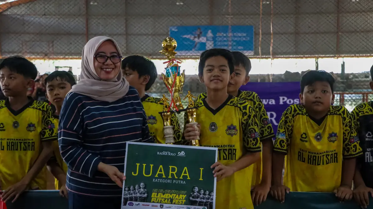 SDIT Muhammadiyah Al Kautsar  jadi juara di Elementary Futsal Fest 2026. (M. Ihsan/Radar Solo)