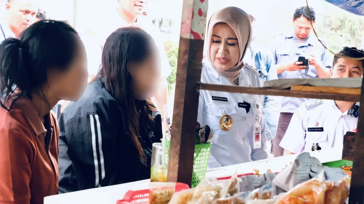Wakil Wali Kota Surakarta Astrid Widayani saat berkunjung ke Kampung Cindirejo Lor, Kelurahan Gilingan, Kecamatan Banjarsari, Solo, Rabu (19/8/2026) sore. (DOK.HUMAS PEMKOT)
