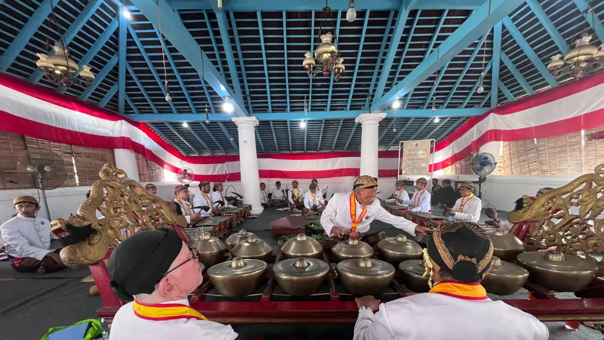 Persoalan gamelan sekaten keraton berujung ke persoalan hukum. (M Ihsan/Radar Solo)