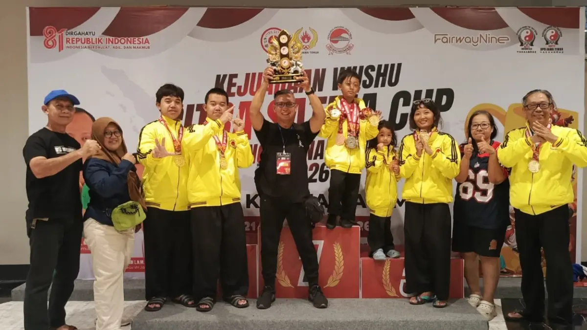 MEMBANGGAKAN: Sasana Eagle Fist Kungfu Fighting Solo raih banyak medali pada ajang Kejuaraan Wushu Citra Satria Cup Piala KONI Jawa Timur Tingkat Nasional di Surabaya.