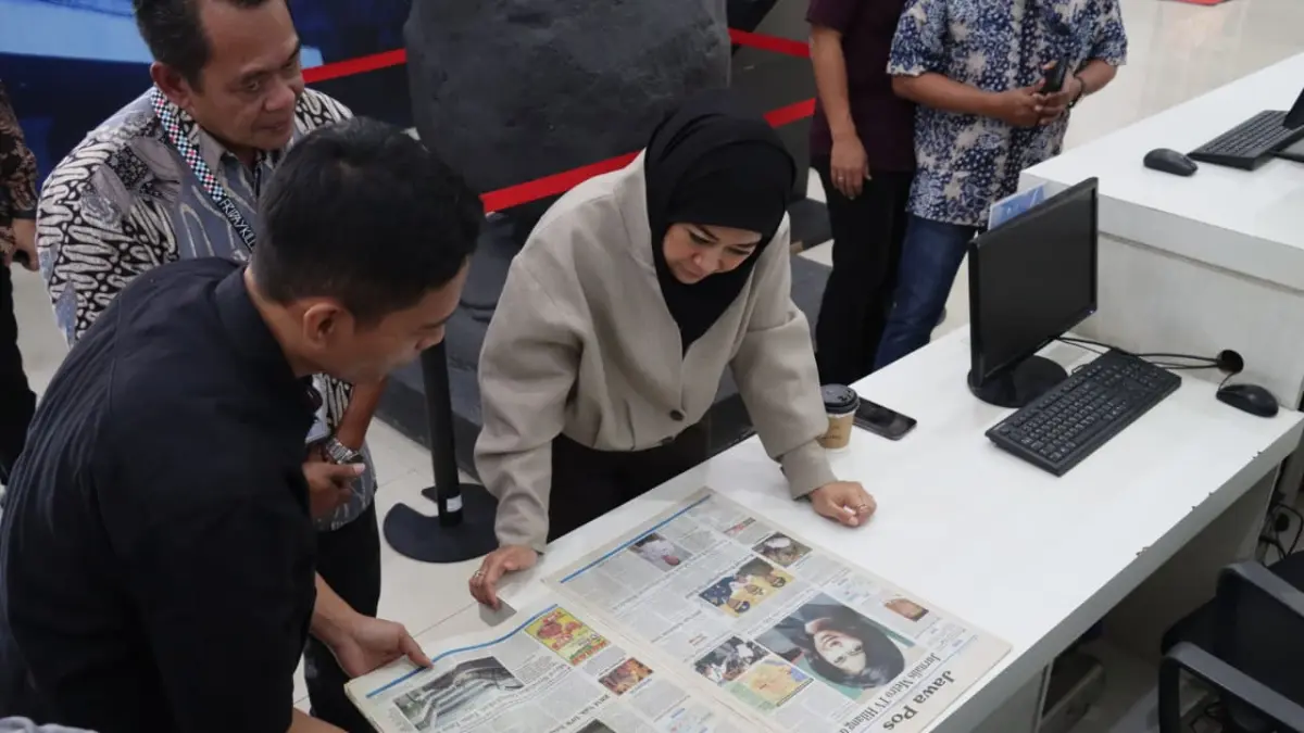 Menteri Komunikasi dan Digital (Menkomdigi) Meutya Hafid kunjungi Museum Pers Nasional di Solo, Selasa (25/8).&nbsp;(Alfida Nurcholisah/Radar Solo)