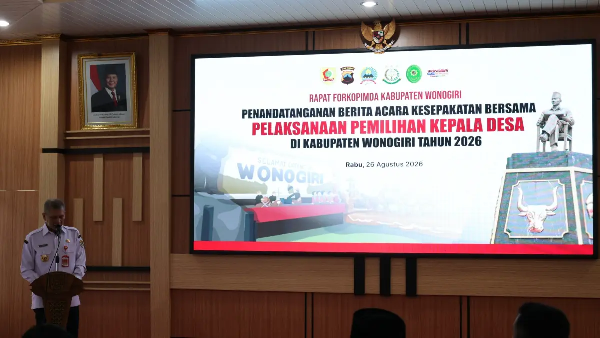 Bupati Setyo Sukarno beri paparan pada rapat koordinasi Forkopimda Kabupaten Wonogiri yang berlangsung di Ruang Kahyangan, Kompleks Setda Wonogiri, Rabu (26/8/2026). (IWAN ADI/RADAR SOLO)
