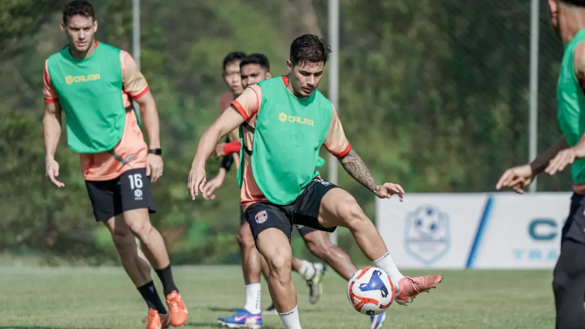 Pemain Kendal Tornado FC tengah jalani latihan rutin jelang terjun di Liga 2 2026/2027. (Tim Media Kendal Tornado FC)