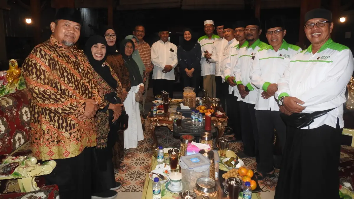 Jajaran FKUB Klaten dan PKUB Perempuan melakukan silaturahmi ke kediaman Wabup Klaten Terpilih Mahanni Yulindha Pratiwi di Delanggu, Rabu (26/8/2026). (Dokumentasi FKUB Klaten)