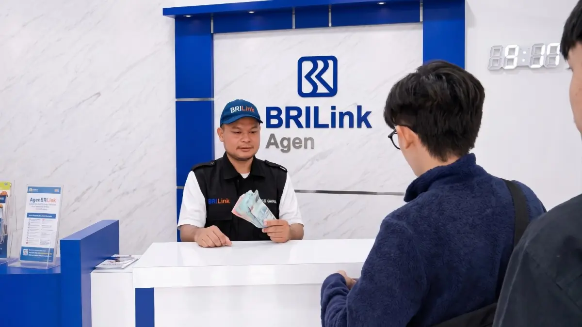 Narsun sukses menyandang status sebagai BRILink Agen "Juragan"—kategori agen papan atas dengan performa dan volume transaksi bulanan tertinggi. (DOK.BRI)