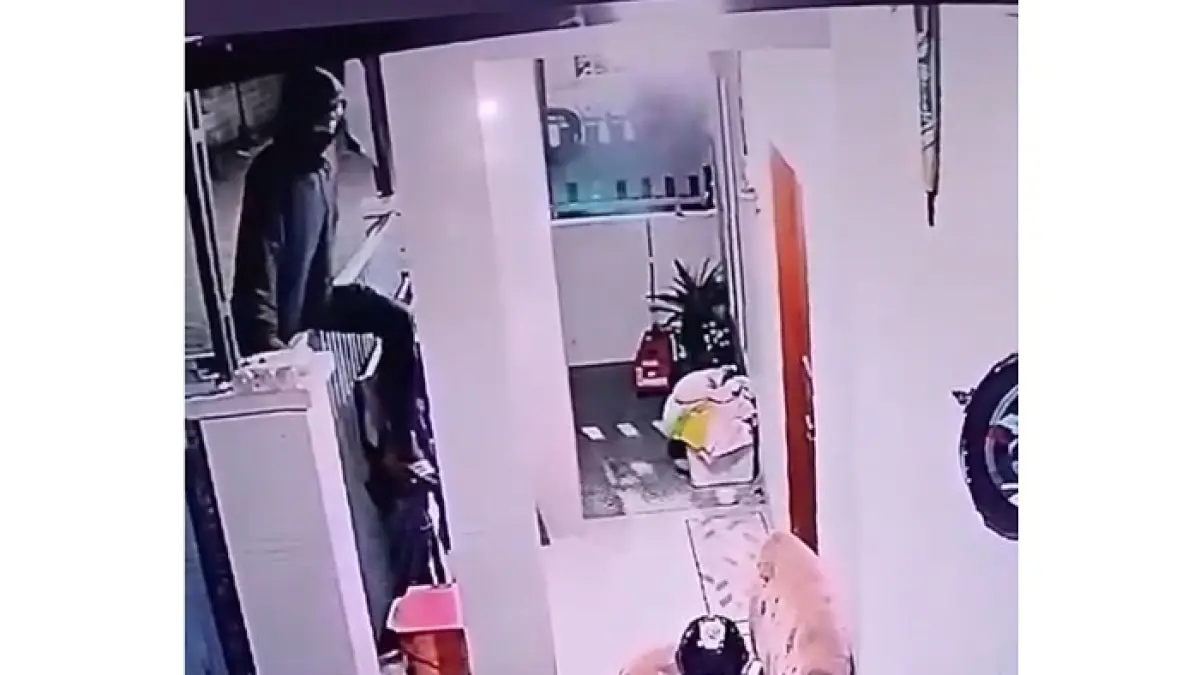 Pencurian burung di Dusun Pokoh Baru, Desa Ngijo, Kecamatan Tasikmadu, Karanganyar, pada Rabu (26/8/2026) malam. (Ist) 