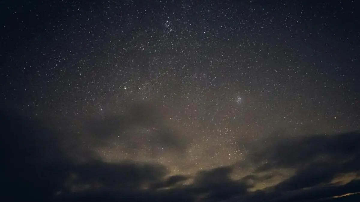 Catat Tanggalnya! 9 Fenomena Langit September 2026, Ada Hujan Meteor Hingga Harvest Moon (Jonny Gios/Unsplash)
