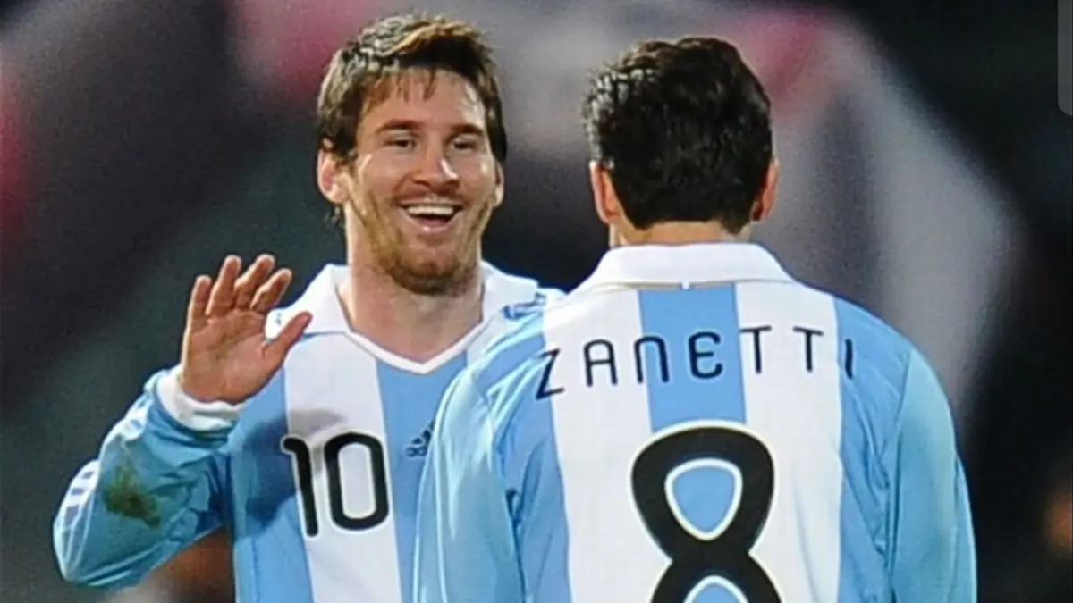 Javier Zanetti saat bersama Lionel Messi di Timnas Argentina. (Instagram @javierzanetti)
