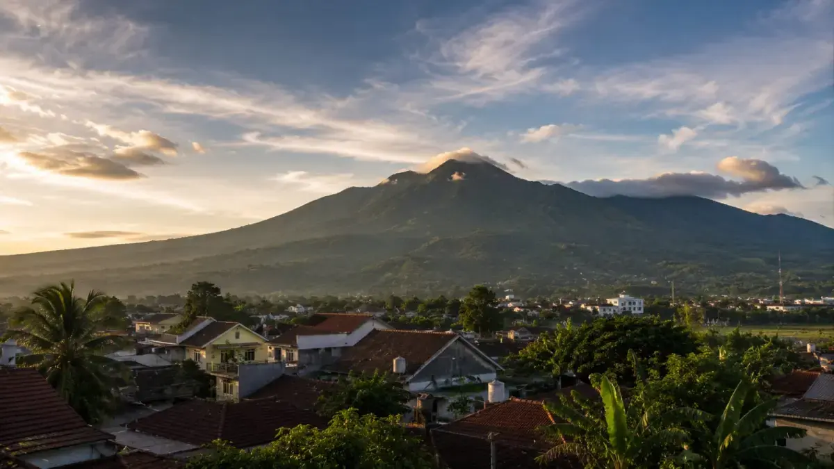 Rencana pengembangan Pembangkit Listrik Tenaga Panas Bumi (PLTP) Gunung Ungaran mulai menjadi sorotan. (Foto: Radar Semarang)