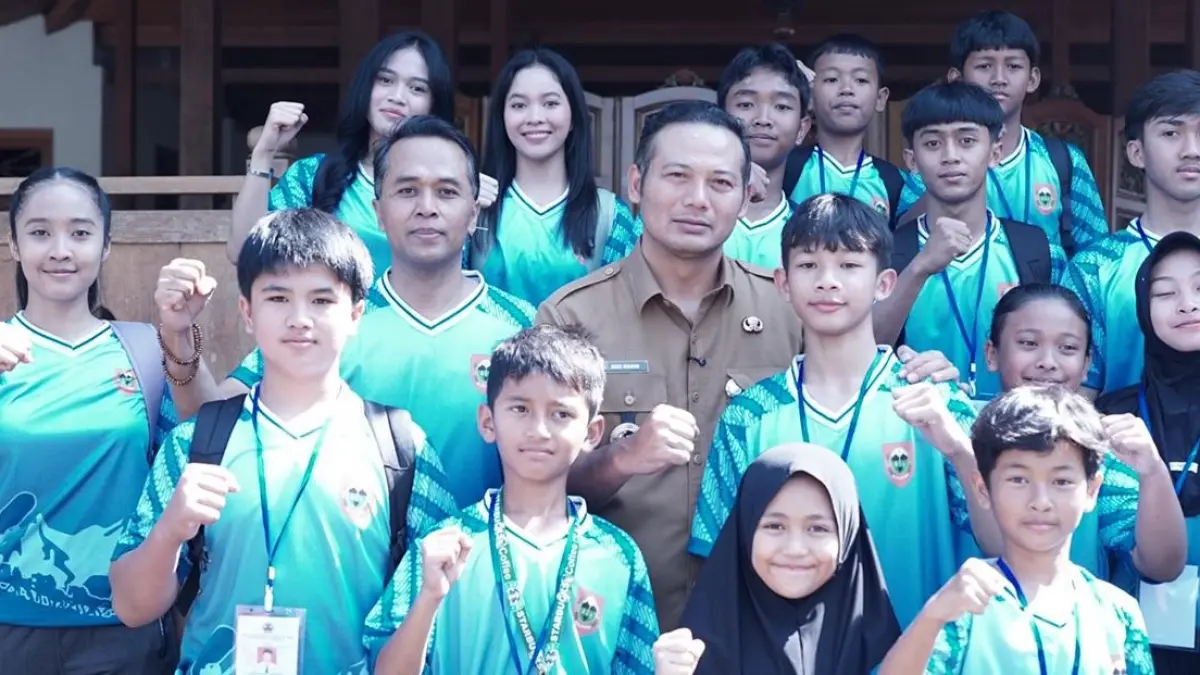 Bupati Boyolali Agus Irawan bersama para atlet yang akan berlaga di Popda Jateng 2026. (ISTIMEWA0