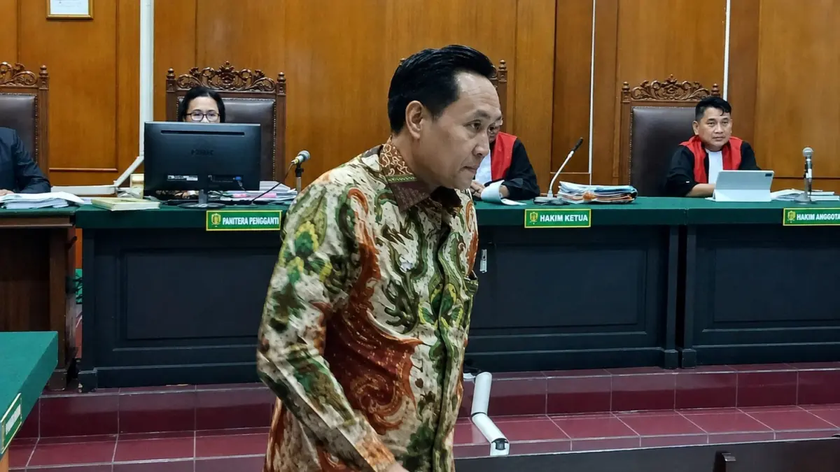 Ermanto Fahamsyah, ahli hukum perdata dari Universitas Negeri Jember dihadirkan dalam sidang gugatan yang diajukan PT Java Fortis Corporindo di Pengadilan Negeri Surabaya, Rabu (2/9/2026). (JAWA POS) 