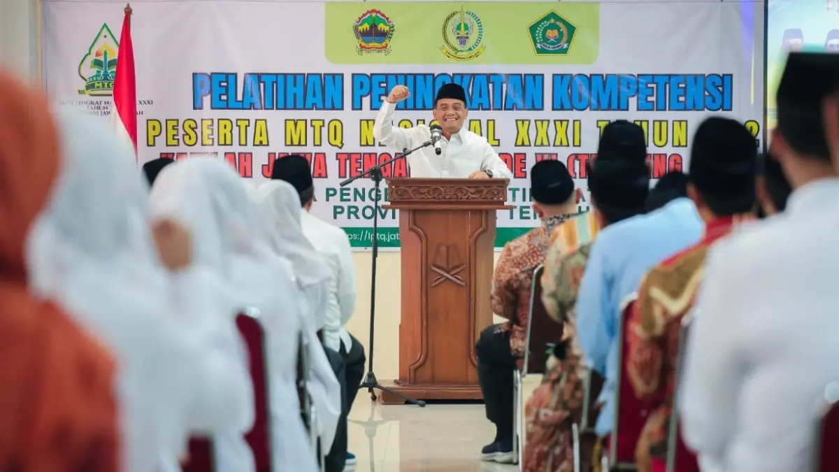 Gubernur Jawa Tengah Ahmad Luthfi semangati peserta pelatihan peningkatan kompetensi calon peserta MTQ Nasional XXXI di Asrama Haji Transit Manyaran, Kota Semarang, Rabu (2/9/2026).