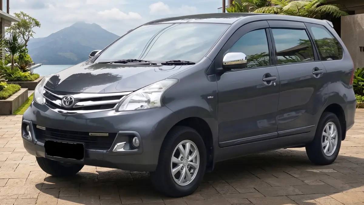 Toyota Avanza second.