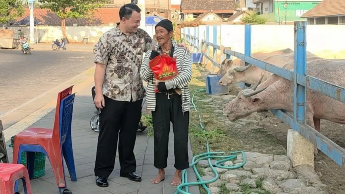 Bakti sosial rutin dilaksanakan Kanjang Pangeran Setiawan sebagai bentuk kepedulian terhadap sesama. (DOK.PRIBADI)