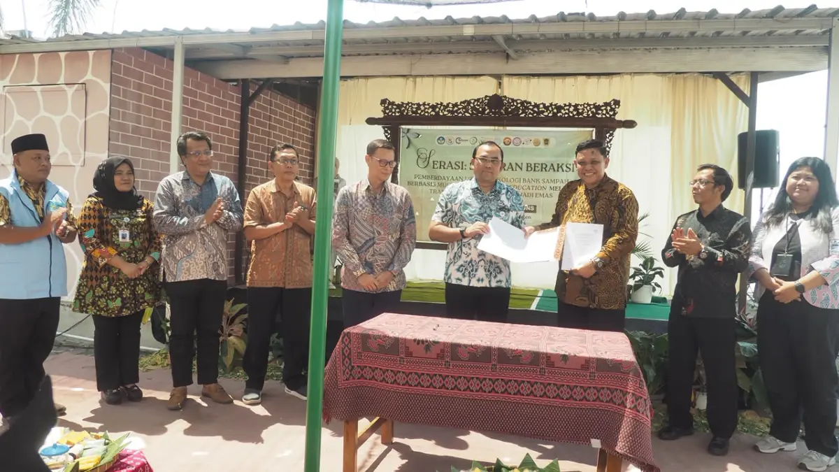 Penandatanganan Letter of Intent to Collaborate antara Fakultas Psikologi UNS dan KLH. (DOK.UNS)