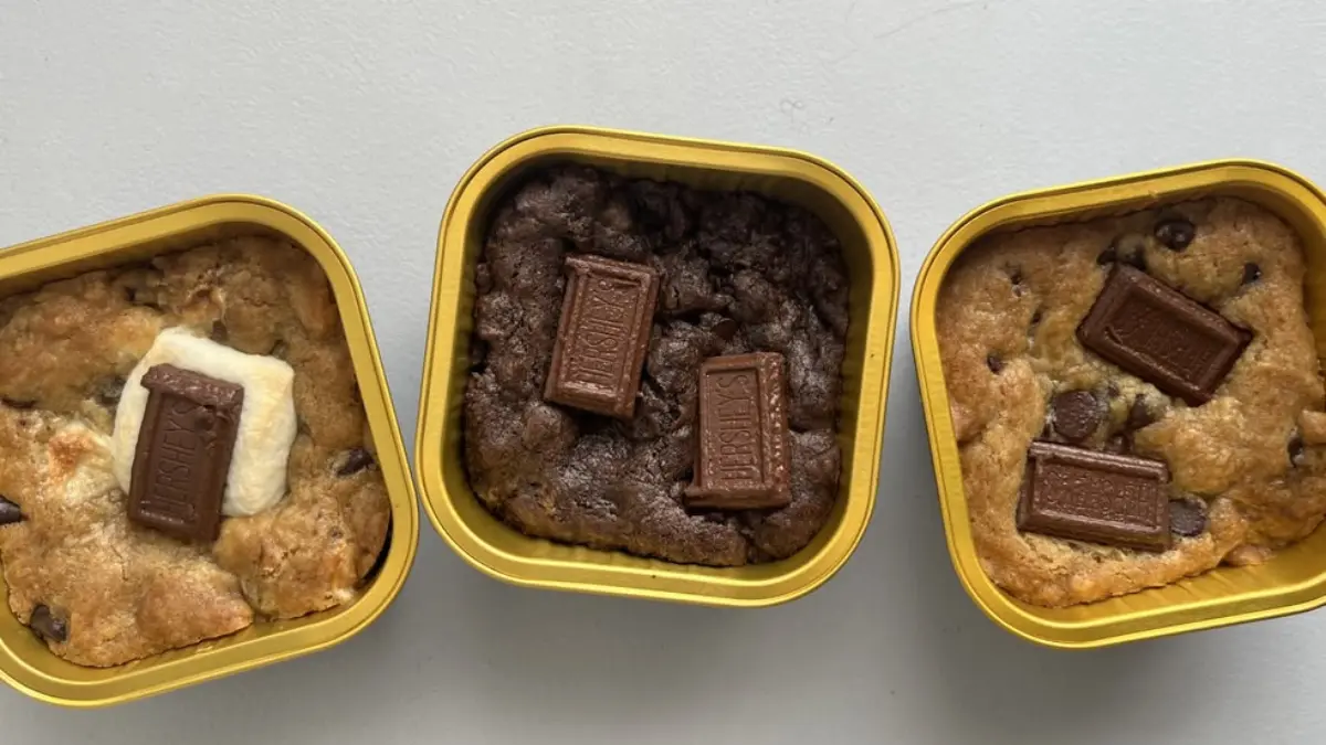 Scoopable cookies adalah jenis cookies yang memiliki tekstur lembut, tebal, dan lumer di bagian tengah