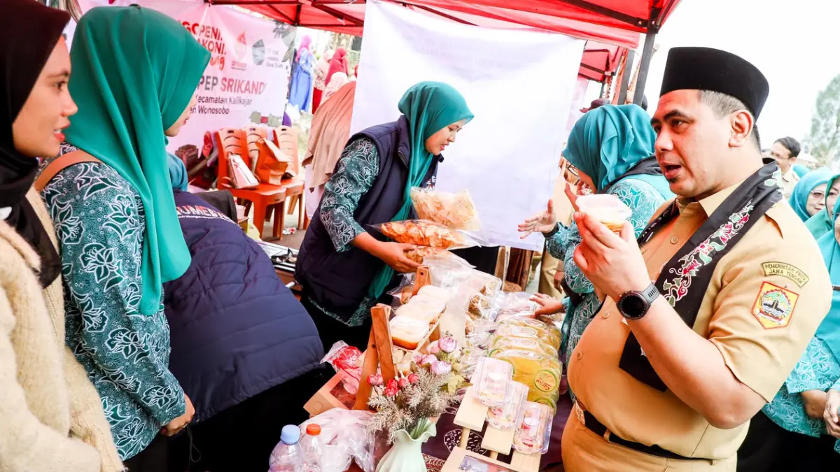 Wagub Jateng Taj Yasin Maimoen meresmikan program Kelompok Usaha Berbasis Keluarga (Kapulaga) untuk memacu kemandirian ekonomi masyarakat.