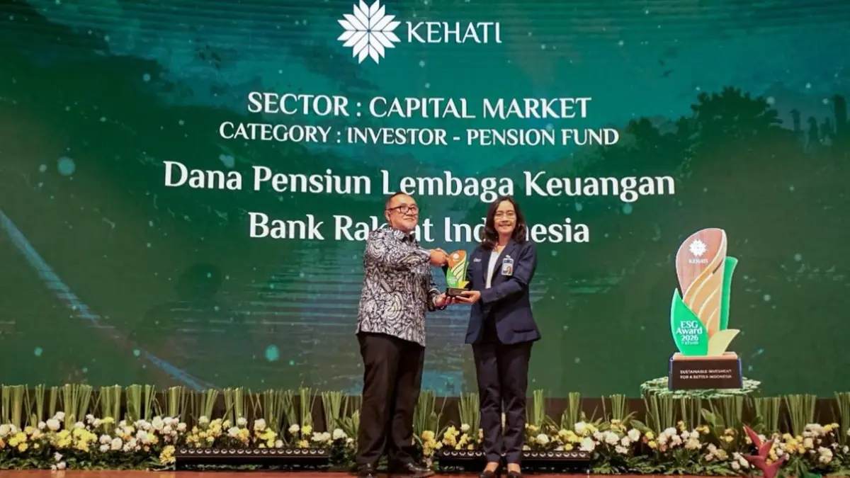 Dana Pensiun Lembaga Keuangan (DPLK) BRI raih penghargaan Kehati ESG Award 2026.