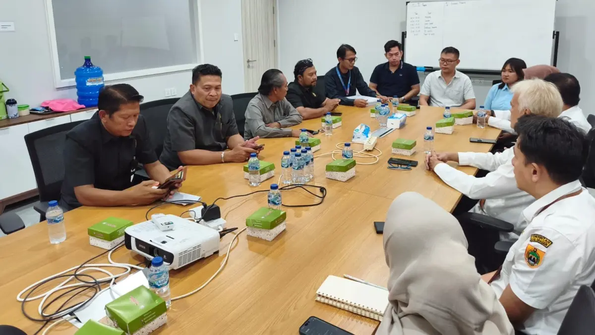 Komisi I DPRD Sragen menggelar mediasi bersama PT Donglong Textile, Rabu (9/9/2026). (Ahmad Khairudin/Radar Solo)