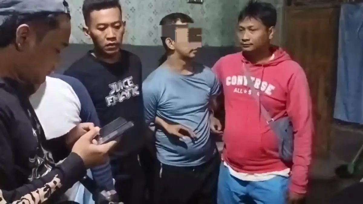 Residivis kasus pencurian berinisial MAA, 32, asal Surabaya ditangkap Polres Sragen. (Ahmad Khairudin/Radar Solo)
