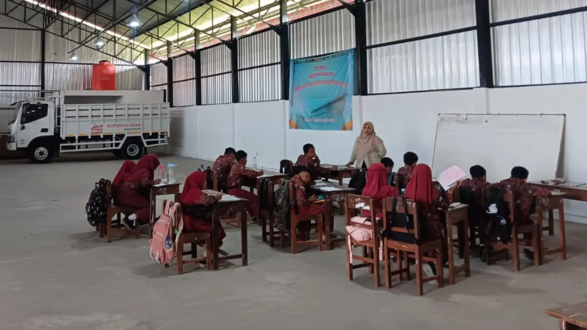 Kegiatan belajar mengajar siswa kelas III dan IV SDN 2 Taskombang, Kecamatan Manisrenggo, Klaten, Kamis (10/9/2026). (Angga Purenda/Radar Solo)