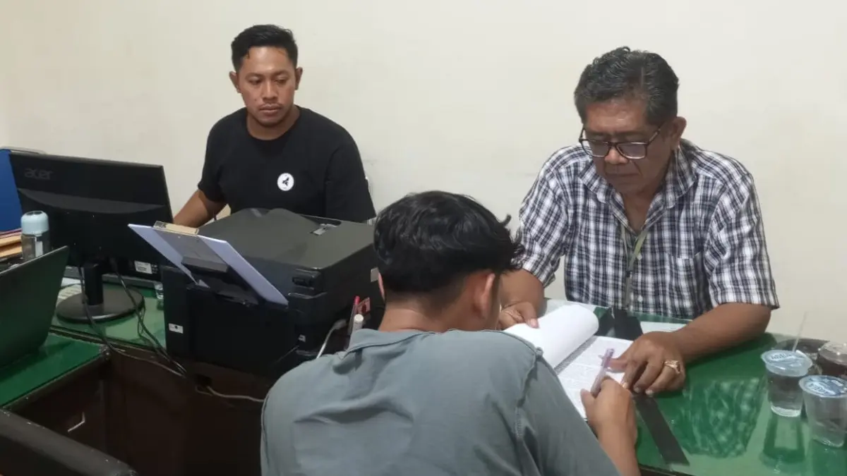 Salah satu pemuda yang kedapatan membawa Alprazolam diperiksa di Mapolres Wonogiri. (DOK.POLRES WONOGIRI)