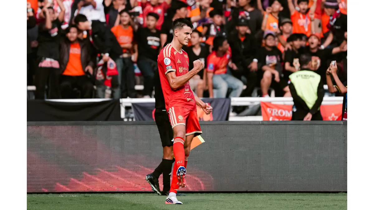 Gol Alexander Jeremejeff bawa Persija Jakarta memimpin sementara laga lawan Persib Bandung, Sabtu (12/9/2026).&nbsp;(Instagram Persija)