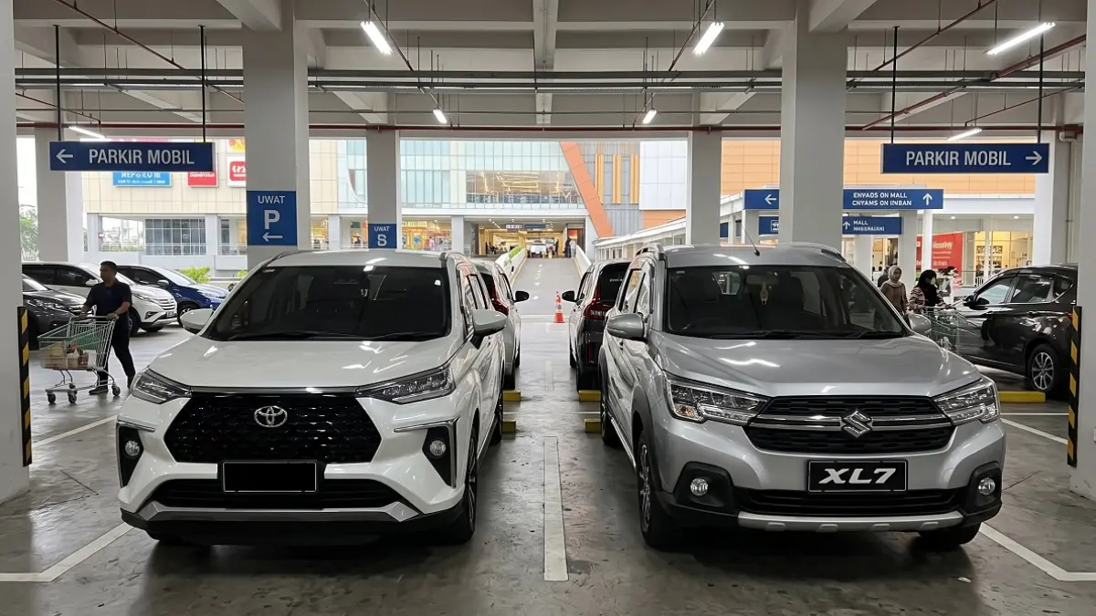 Elegan vs Gagah! Toyota Veloz Hybrid atau Suzuki XL7 Hybrid, Mana MPV Keluarga yang Lebih Menarik? (GEMINI AI)
